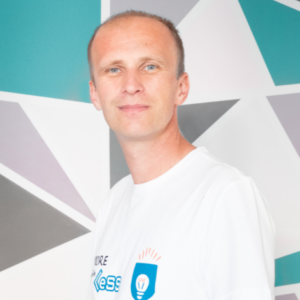 Picture of Tomasz Wykowski  <a href="https://www.linkedin.com/in/wykowski/" target="_blank" rel="noopener">   <i class="fab fa-linkedin"></i> </a>